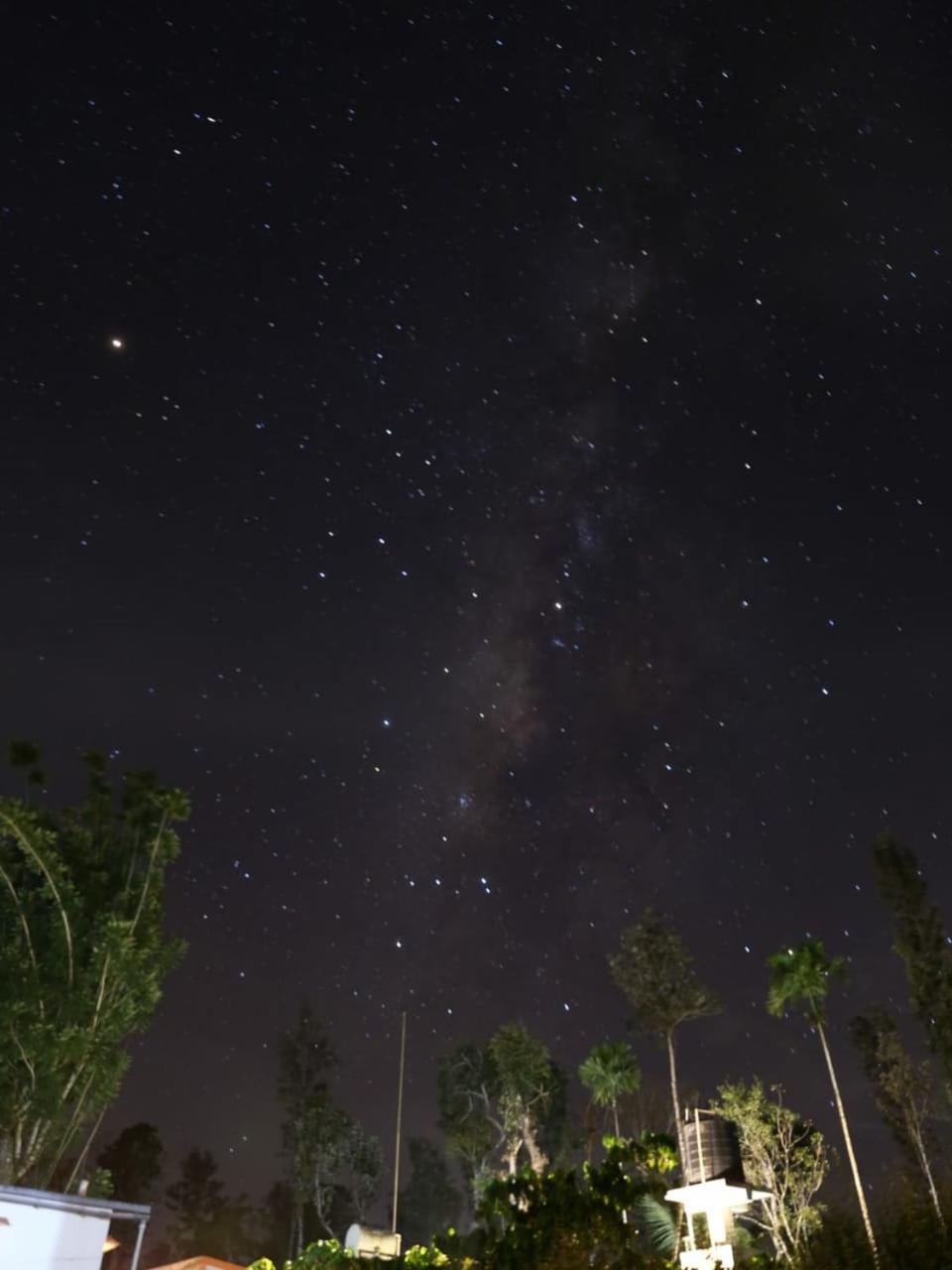 Coorg Kolamotte Hotel Gonikoppal Bagian luar foto